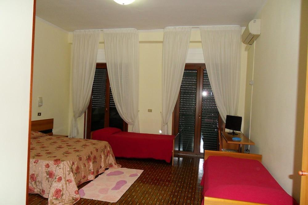 Hotel Astoria Помпеи Экстерьер фото