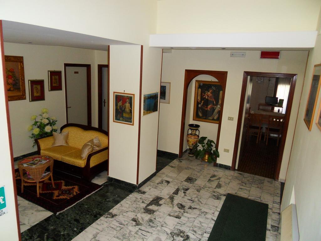 Hotel Astoria Помпеи Экстерьер фото